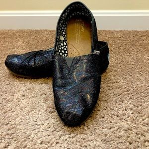 TOMS size 11 women’s